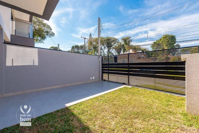 Imagem Sobrado 3 suítes, 165,m², terraço com churrasqueira e 2 vagas de garagem à venda no Água Verde