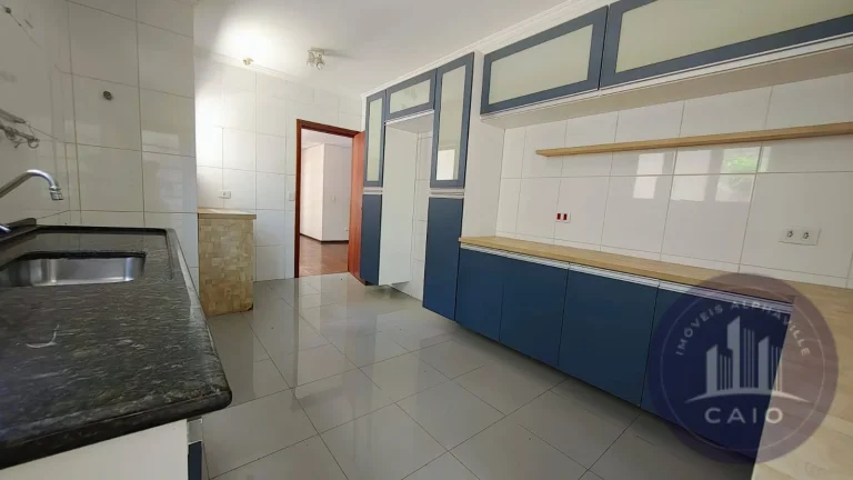 Imagem Casa para Retrofit com 220m² por R$ 1.845.000,00 - Alphaville/ SP