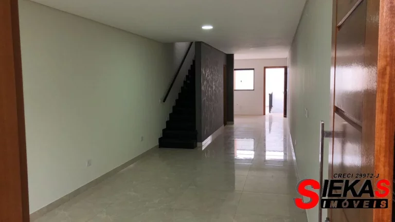 Imagem Imperdível oportunidade! Casa à venda na Penha de França, São Paulo-SP: 3 quartos, 1 suíte, 2 salas, 4 banheiros, 4 vagas de garagem, 180m².