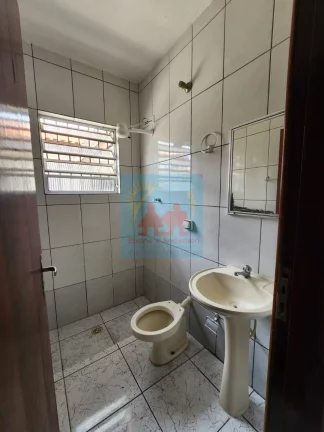 Imagem Casa com Piscina, Lote Inteiro Mongaguá - 4 dormitórios - 03 vagas de garagem