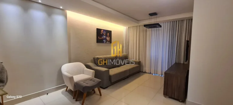 Imagem AP1556

Apartamento posui;

- 2 quartos sendo, 1 suíte;
 - 1 lavabo; 
- Sala;
- Cozinha; 

DIFERENC...