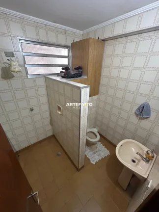 Imagem Excelente casa com ponto comercial a pouco metros do metrô