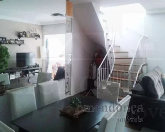 Imagem Excelente cobertura trilex. 1º Piso com living amplo para 2 ambientes, 3 dormitórios sendo 2 suít...