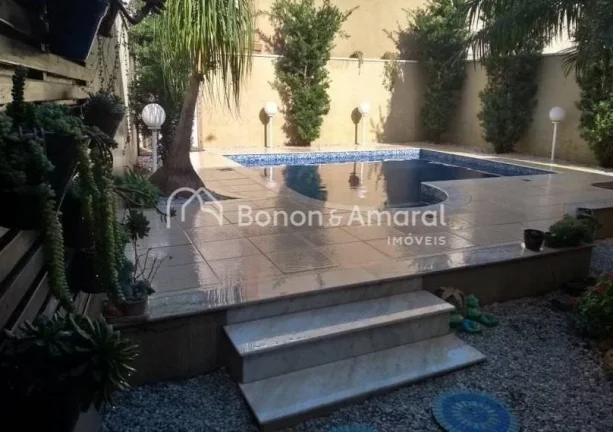 Imagem Linda casa à venda em condomínio fechado em Valinhos/SP.

Casa muito espaçosa com 260m² de área...