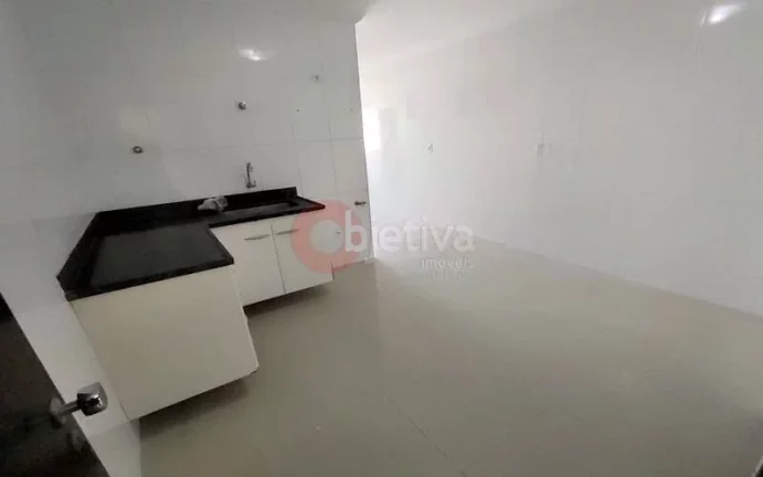 Imagem Cobertura com 3 dormitórios para locação fixa no Centro de Cabo Frio/RJ