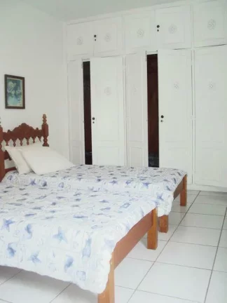 Imagem PITANGUEIRAS - CALÇADÃO - 30 METROS DO MAR - LINDA VISTA - 181 M² DE ÁREA ÚTIL - GARAGEM NO PRÉDIO - EXCELENTE APARTAMENTO.