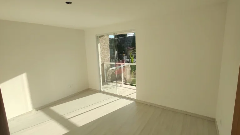 Imagem SOBRADO com 3 dormitórios à venda por R$ 850.000,00 no bairro Novo Mundo - CURITIBA / PR