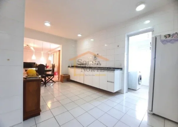Imagem Apartamento resultante da junção de duas unidades com 183 m², 3 dormitórios, sendo 3 suites, 3 b...