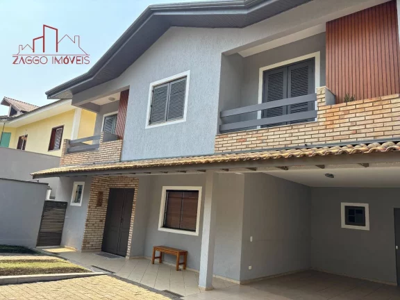 Imagem Oportunidade - Casa com piscina aquecida - 6 Dormitórios.
