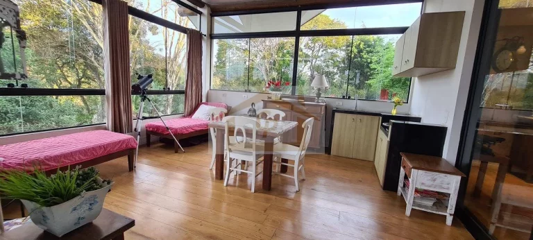 Imagem Casa Alto Padrão em condomínio fechado, 3 quartos sendo 2 suítes, 3 vagas cobertas