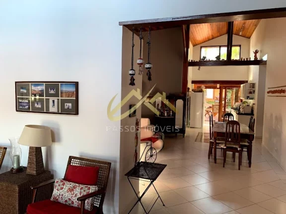 Imagem LINDA CASA EM CONDOMINIO FECHADO, MUITAS VEGETAÇÕES E UM ESPAÇO ENCANTADO