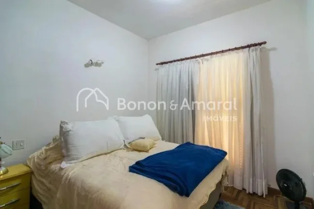 Imagem Linda e espaçosa casa com área construída de 600 m² em um terreno de 1.056 m². A residência, m...