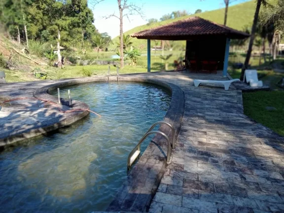 VENDO FAZENDA EM CASiMIRO DE ABREU, COM NASCENTE,CACHOEIRA,LAGO PARA PEIXE