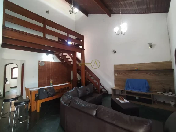 Imagem Sobrado a 200m da Praia com Piscina, PORTEIRA FECHADA à venda em Peruíbe