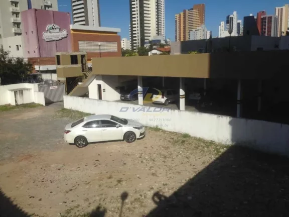 Imagem Vendo apto ao lado de praça em Manaíra com 109 m2 , 3 qts/1 st, cozinha ampla, armários, DCE + 3 vagas