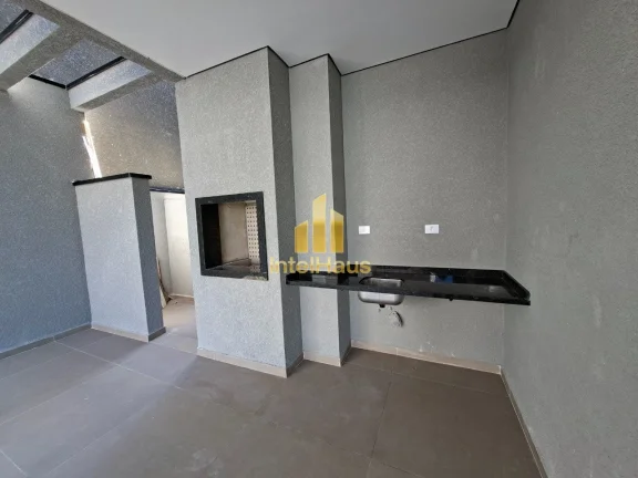 Imagem Apresentamos este sobrado recém-construído no Residencial Alto Boulevard, com arquitetura contempo...