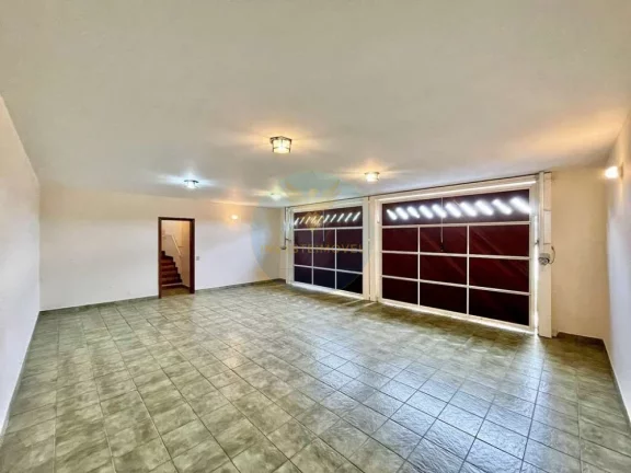 Imagem Casa em Condomínio a Venda no bairro Granja Viana - Carapicuíba, SP