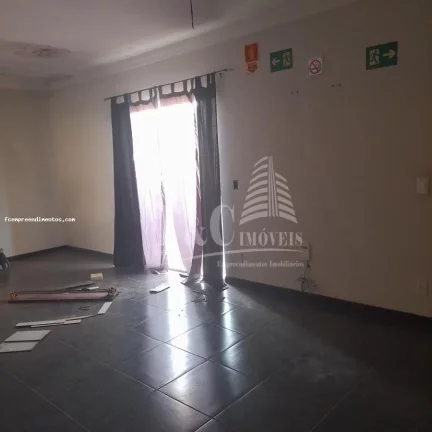 Imagem Sobrado para Venda em Limeira, Santina, 3 dormitórios, 2 suítes, 2 banheiros, 2 vagas