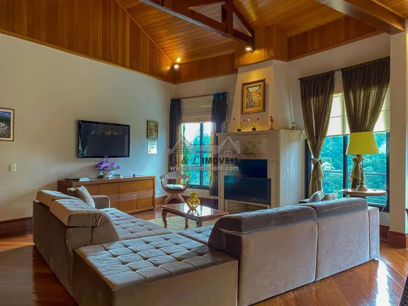 Imagem Casa à venda em Campos do Jordão – Com 5 suítes no Alto do Capivari