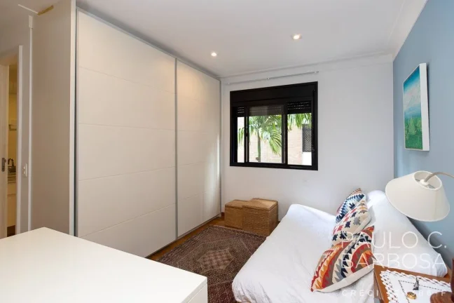 Imagem Vila Nova Conceição Venda - 3 suítes - 3 vagas - 161m²