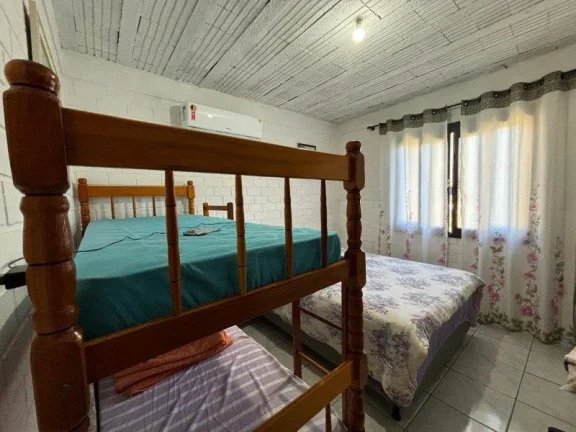 Imagem Casa 2 Dormitórios - Bairro Marambaia