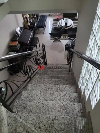 Imagem Sobrado à venda 3 Quartos, 3 Suites, 360M², Parque Jaçatuba, Santo André - SP