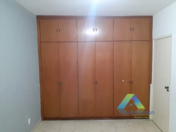 Imagem CASA TÉRREA COM 4 DORMITÓRIOS, 5 VAGAS E PISCINA EM JARDIM DA SAÚDE/SP!