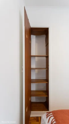 Imagem Apartamento 51M² Reformado, 2Q, 1 Banheiro.