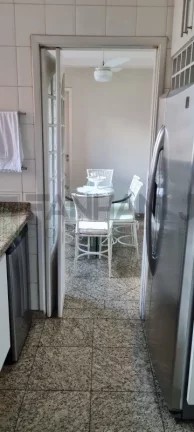 Imagem Apartamento de Luxo para Locação em Moema, São Paulo-SP: 3 quartos, 3 suítes, 2 salas, 4 banheiros, 220m² de área.