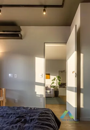 Imagem Apartamento todo mobiliado em Pinheiros com 39m² - 1 suíte com localização privilegiada a 210mts da Estação de Metrô Faria Lima/Pinheiros.