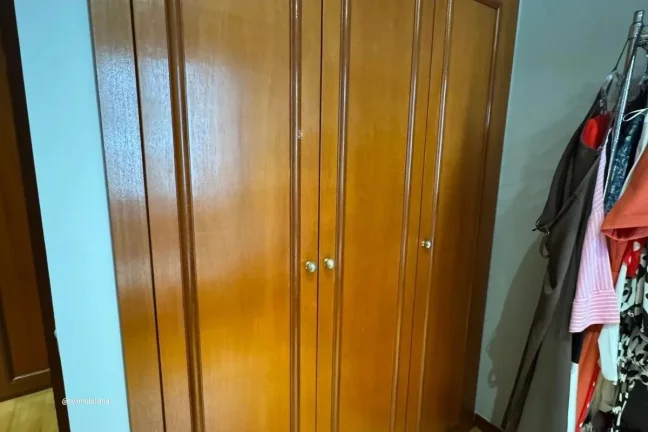 Imagem Este espaçoso apartamento de 95 metros quadrados está localizado no prestigiado bairro Funcionári...