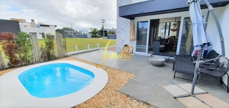 Imagem Casa térrea em condomínio fechado mobiliada e decorada 160m2