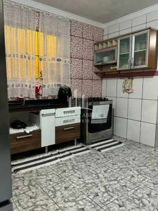 Imagem Sobrado 95m² com 180m² Construído 3 Dormitórios 1 Suíte, 2 Vagas, 3 Banheiros, 2 Sacadas no Vila Vitória, Santo André