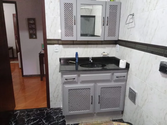 Imagem VENDO ESTA LINDA CASA NO CENTRO DO CÔNEGO. NOVA FRIBURGO RJ.