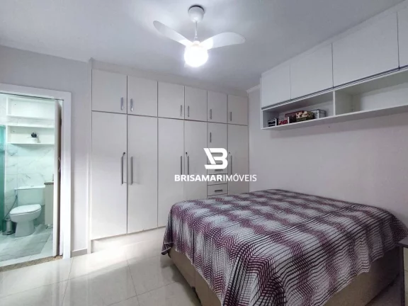 Imagem PITANGUEIRAS- CALÇADÃO , MARAVILHOSO APARTAMENTO TOTALMENTE REFORMADO E DECORADO , GARAGEM NO PRÉDIO.