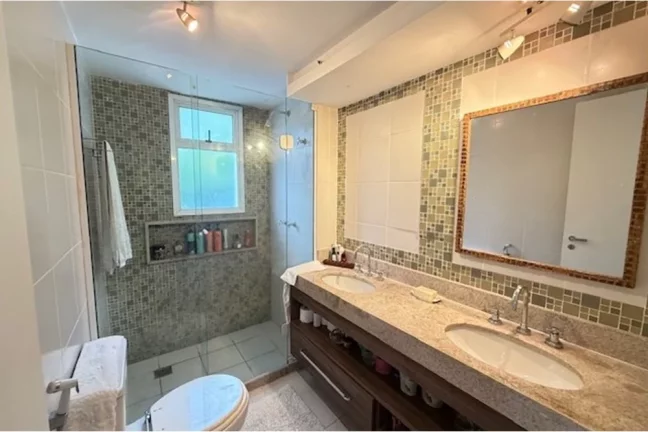 Imagem Casa 257m2 e 4 suítes a venda em Condomínio Fechado, lazer completo e segurança no Recreio dos Bandeirantes