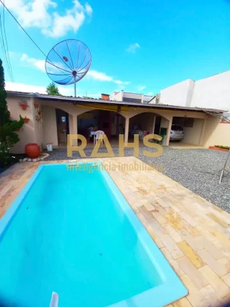 Ótima Residência Plana Com Piscina! Conforto e privacidade definem essa linda casa plana à venda ...