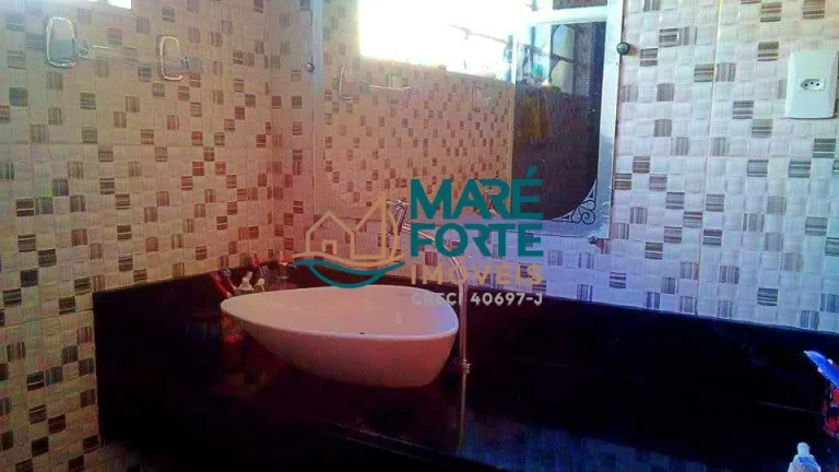Imagem CASA COM 03 DORMITORIOS E CLOSET