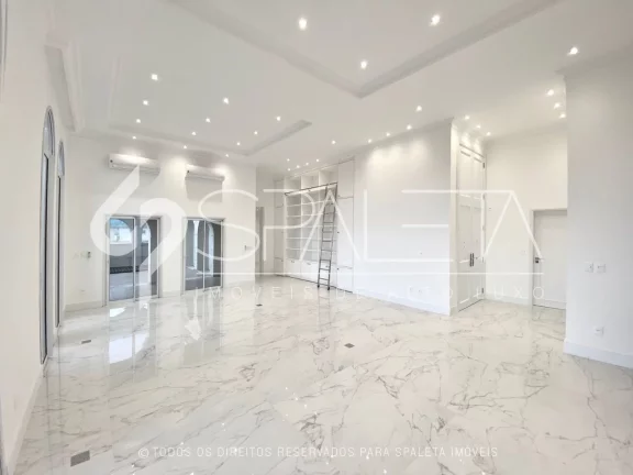 Imagem Cobertura neoclássica com vista permanente e o privilégio do sol da manhã à venda no Residencial Campo Elísios