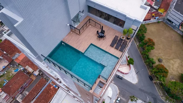 APT VISTA MAR CAIÇARA VISTA- SEMI MOBILIADO R$550.000,00