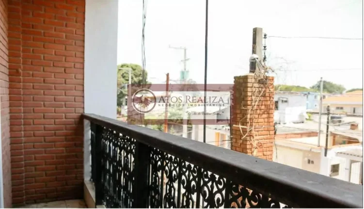 Imagem Atenção: Chegou a sua Oportunidade de comprar um Sobrado no Socorro com Desing EUROPEU. Vendo lindo sobrado no bairro do Socorro, imóvel com um Stilo totalmente diferente dos outros que você visitou, esse imóvel conta com 4 Dormitórios, sendo 1 Suíte, Arm