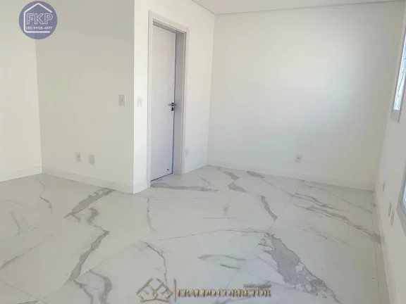 Imagem Casa Alto Padrão 4 suítes!