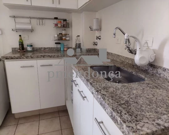 Imagem Apartamento reformado perto da PUC com 3 quartos e 1 vaga, 109m²
