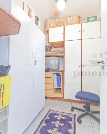 Imagem Apartamento amplo com living para 3 ambientes, terraço com vista livre, lavabo, 3 suítes com armá...