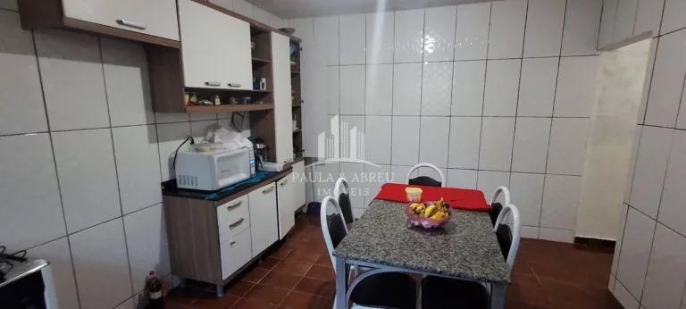 Imagem Casa 3 Dormitórios, 2 Banheiros, Lavanderia e 2 Vaga, muita escada, no Jardim Ipê, Mauá