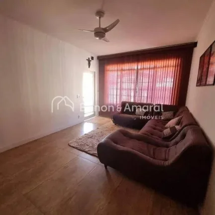 Imagem Casa térrea à venda, com acabamento de excelente qualidade!

O imóvel conta com 3 dormitórios, s...