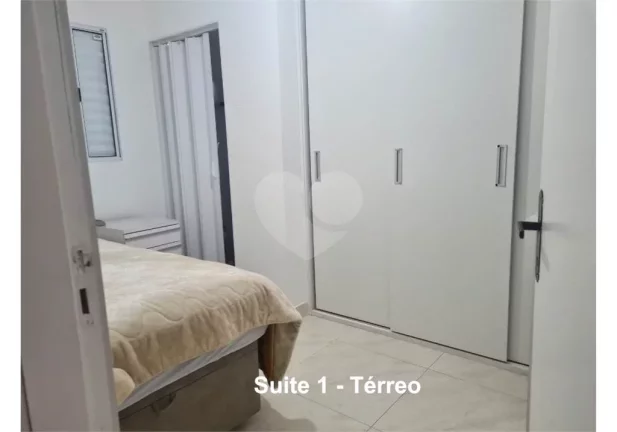 Imagem Casa à venda com 4 quartos, sendo 1 suíte, no condomínio Vila Panamericana, São Paulo - SP