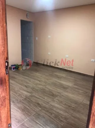 Imagem Casa recém reformada localizada no bairro Jardim Alvorada, Santo André com 4 dormitórios, sendo 1 suíte, 1 vaga e uma edícula, 138,98m².