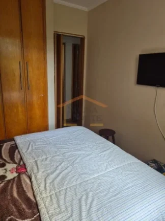 Imagem Apartamento com 65m², dispõe de 3 dormitórios, 1 banheiro, sala para dois ambientes, varanda, coz...