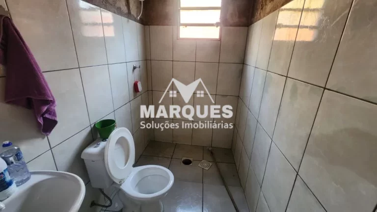 Imagem Imovel c/ 250m2 possui 2 casas